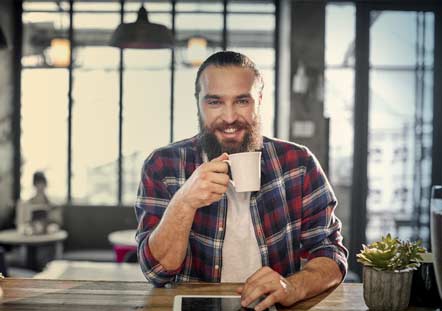 2_about_teaser happy customer